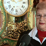 Dora Huguenin, guide de musée au Locle, Suisse